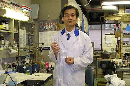 硤合名誉教授に栄誉教授の称号授与を決定