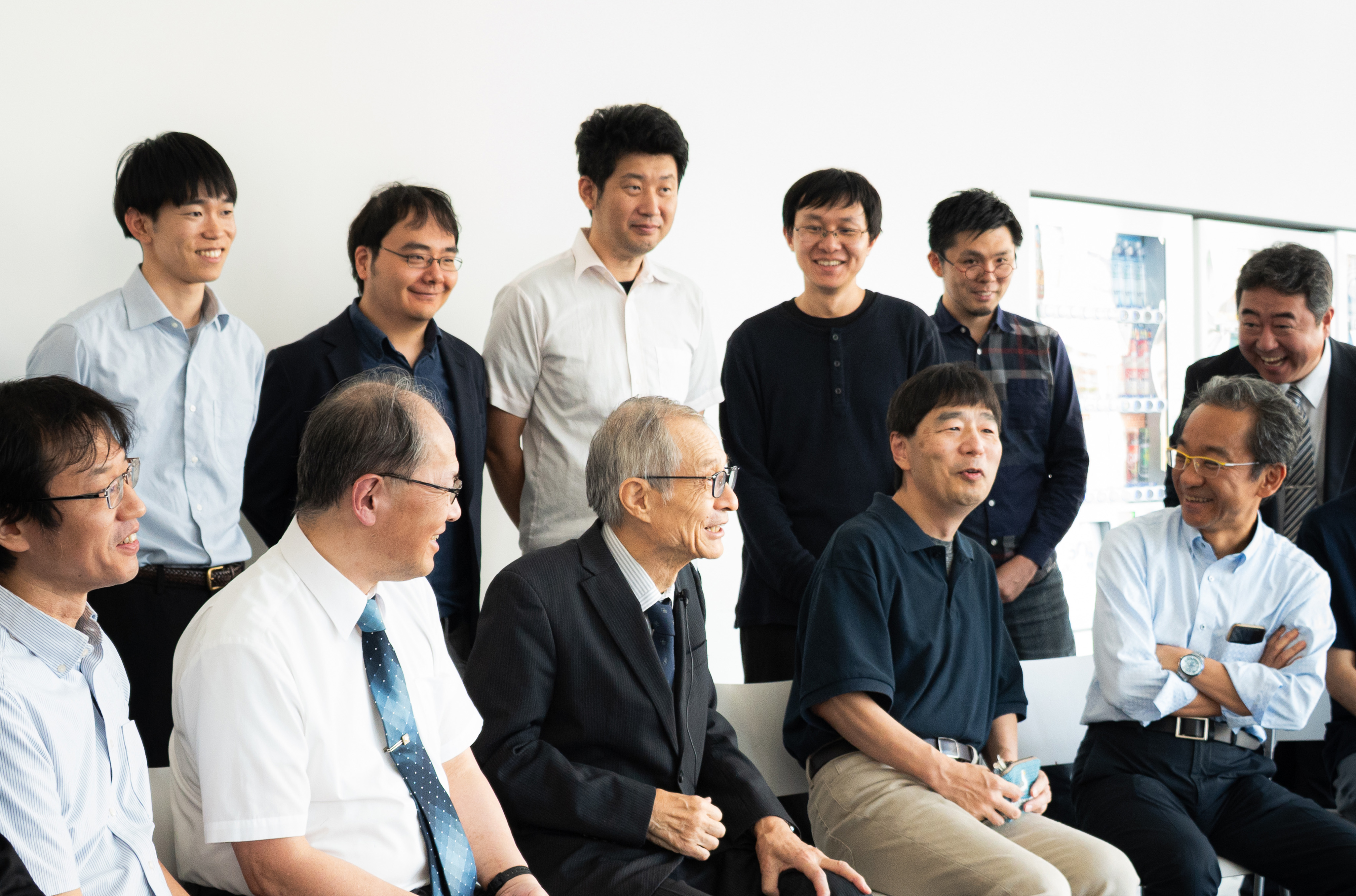 硤合栄誉教授が理学部第一部応用化学科を来訪