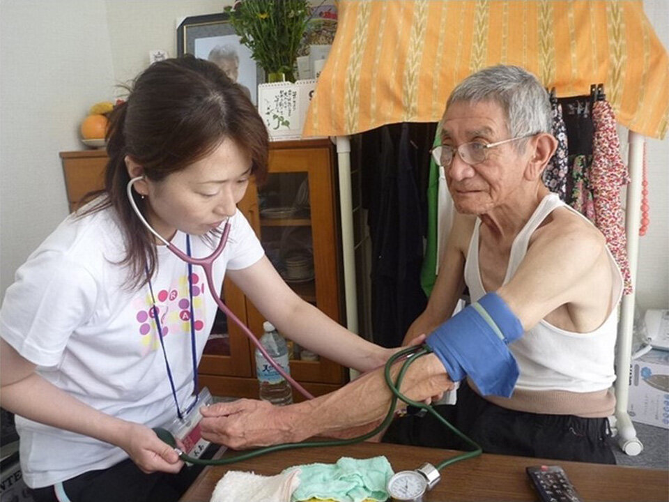 Aging Population: Public Willingness to Pay for Healthcare Hinges on Perceived Benefits and Risks