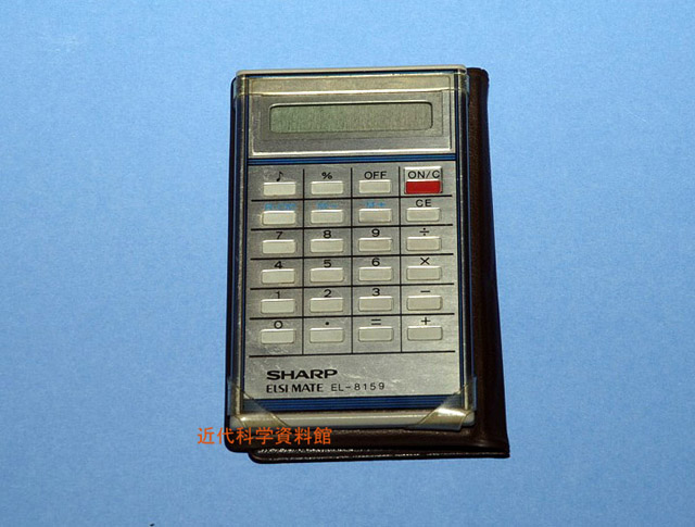 1979年 3,500円　使用素子LSI　液晶表示　32g アルカリマンガン電池 