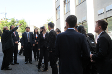 Undergraduate Students from Dalian University of Technology Visit the TUS_3_Explanation of Kagurazaka Campus