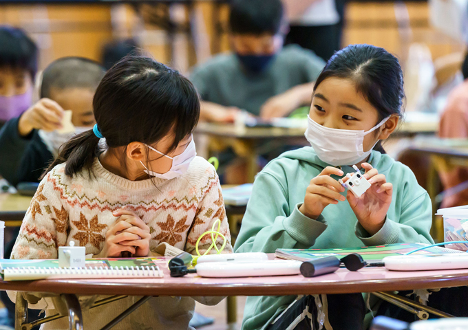 本学が流山市で実践する統合型プログラミング教育がNHKで紹介