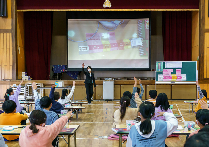 本学が流山市で実践する統合型プログラミング教育がNHKで紹介