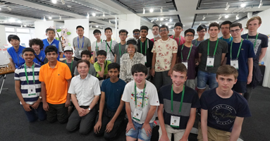 国際数学オリンピック(IMO)の選手団が東京理科大学 数学体験館に来館
