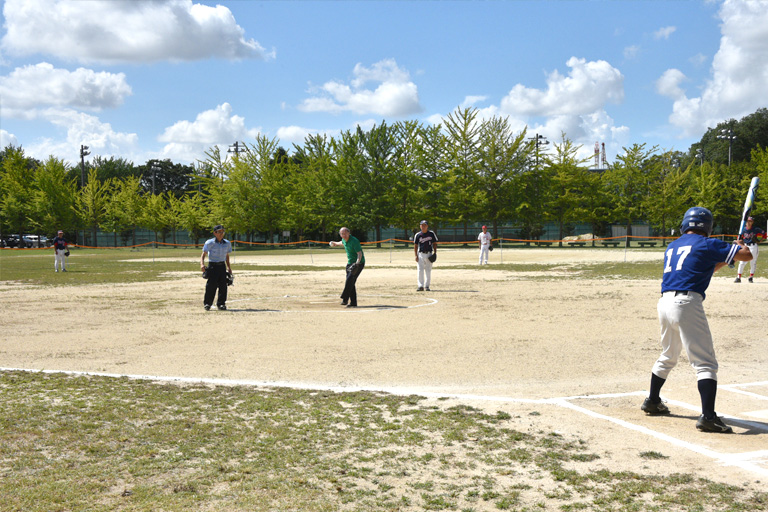 野田キャンパスグラウンドにて6人制ソフトボール大会を開催(8/6・開催報告)