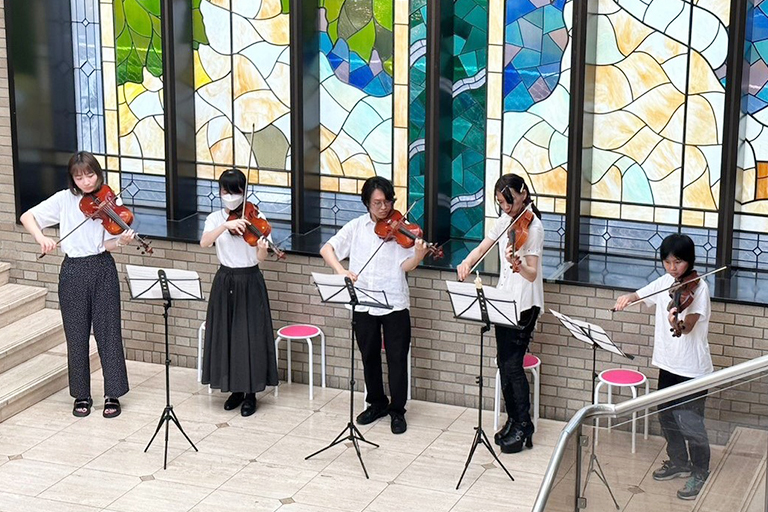 「飯田橋ラムラ なつぞらマルシェ」イベントに本学管弦楽団が参加