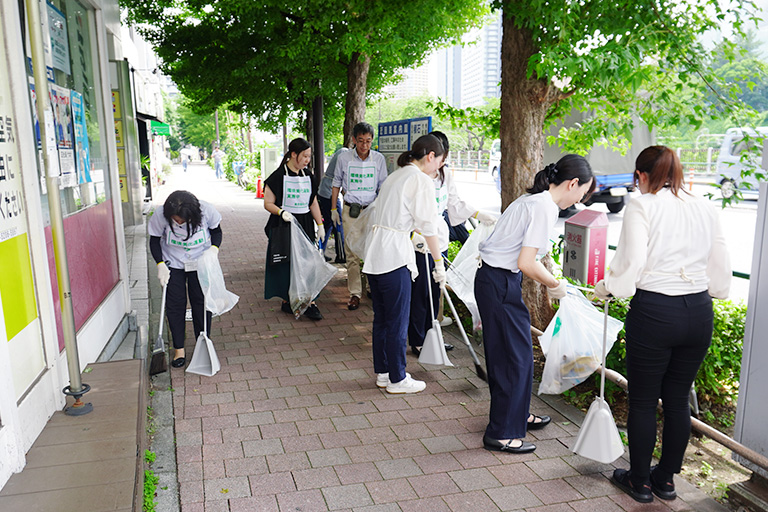 神楽坂キャンパスで 「春の地域ごみゼロ運動」を実施