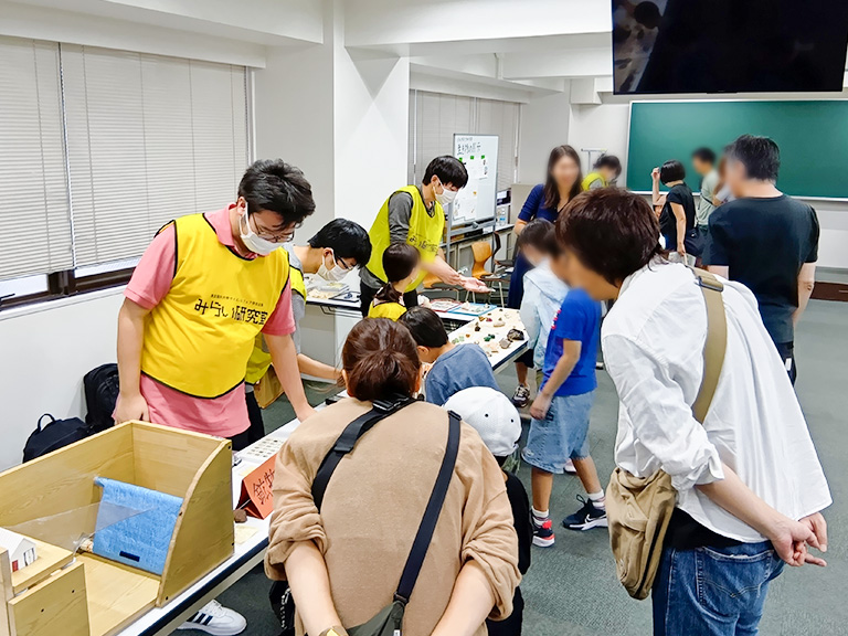 【開催報告】2024年度サイエンスフェア「科学へのトビラ」(10/13)