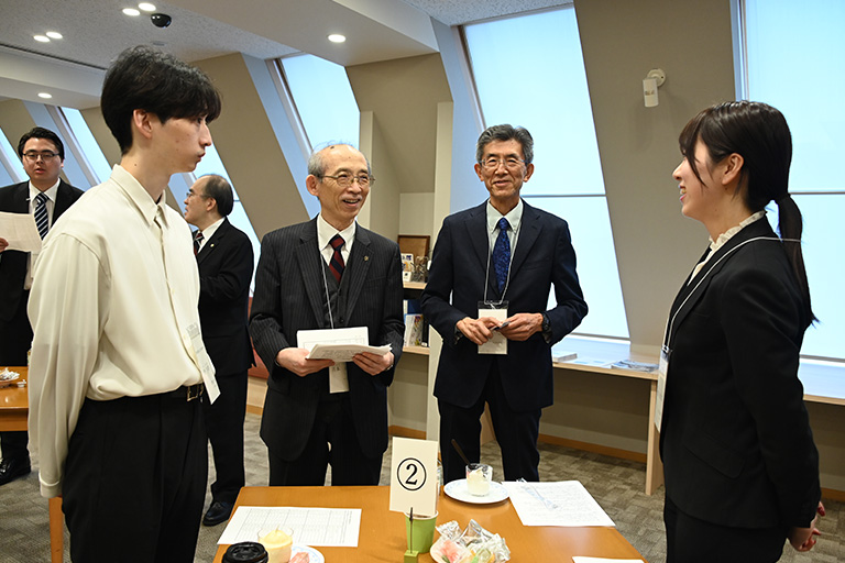 【開催報告】東京理科大学維持会 冠奨学金寄付者と受給学生の懇親会を開催（11/15）