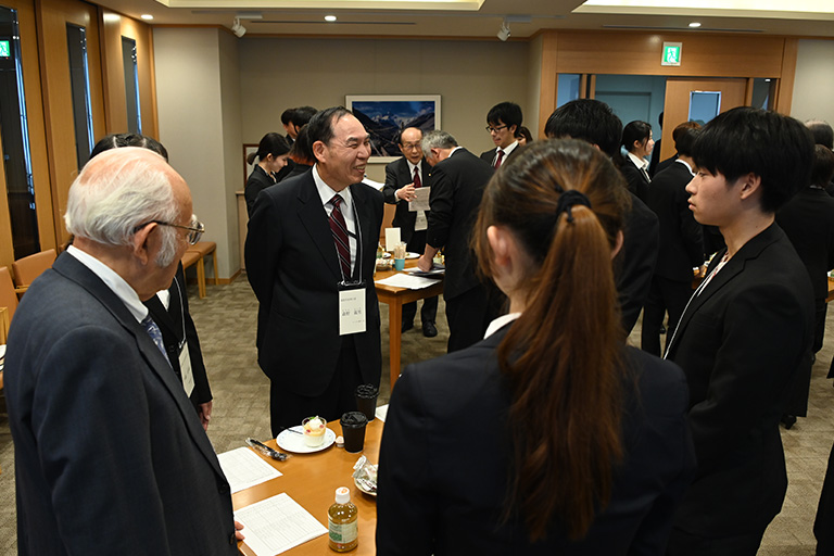 【開催報告】東京理科大学維持会 冠奨学金寄付者と受給学生の懇親会を開催(11/15)