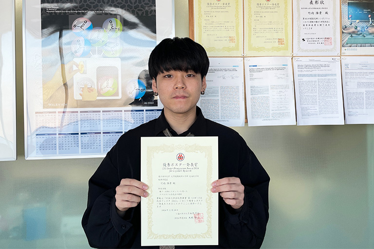 第14回CSJ化学フェスタ2024において本学大学院生らが最優秀ポスター発表賞、優秀ポスター発表賞、博士課程学生オーラルセッション(CSJ化学フェスタ博士オーラル賞)を受賞