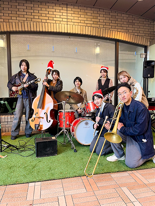 飯田橋ラムラ月例イベント「ラムラのマルシェ」に本学I部同好会モダンジャズグループが参加