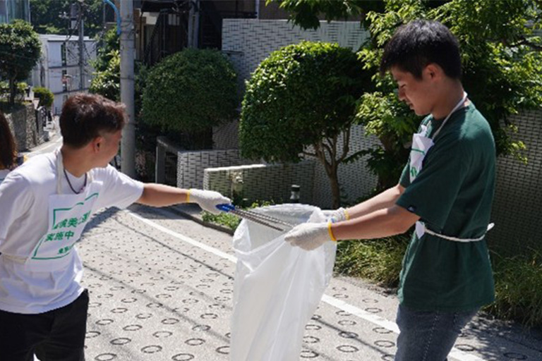 神楽坂キャンパスで 「春の地域ごみゼロ運動」を実施
