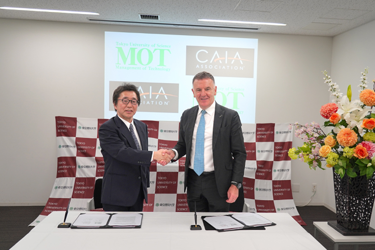 本学経営学研究科は、2025年11月28日にChartered Alternative Investment Analyst協会（以下「CAIA」という。）と、アカデミックパートナー契約を締結