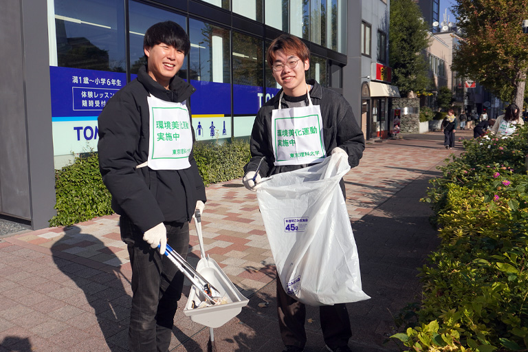 【開催報告】神楽坂キャンパスで「秋の地域ごみゼロ運動」を実施