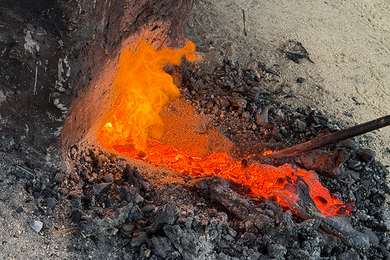 【開催報告】古代製鉄復元実験を行いました（11/29,11/30・12/6,12/7）