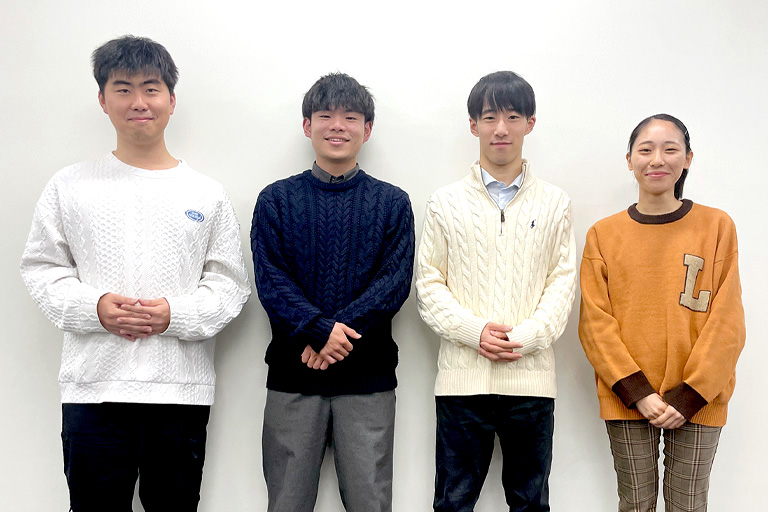 左から、宮田さん、森さん、井田さん、久保田さん