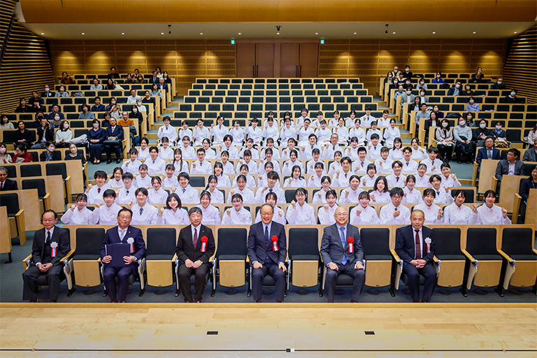 【開催報告】2025年度ホワイトコートセレモニー（白衣授与式）（1/31）