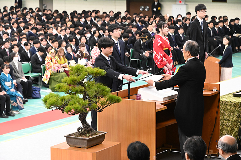 2025年度学位記・修了証書授与式を挙行(3/20)