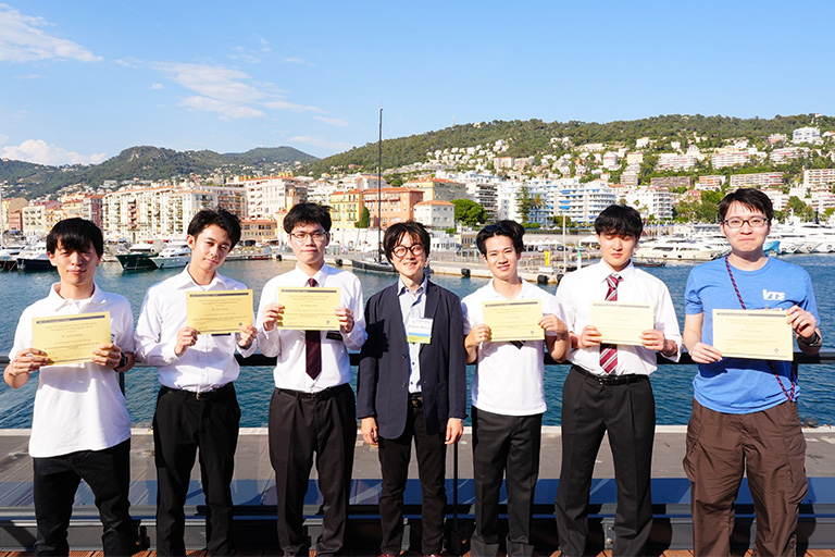 左から：土方さん、野中さん、上田さん、丸田教授、岡田さん、倉橋さん、福江さん