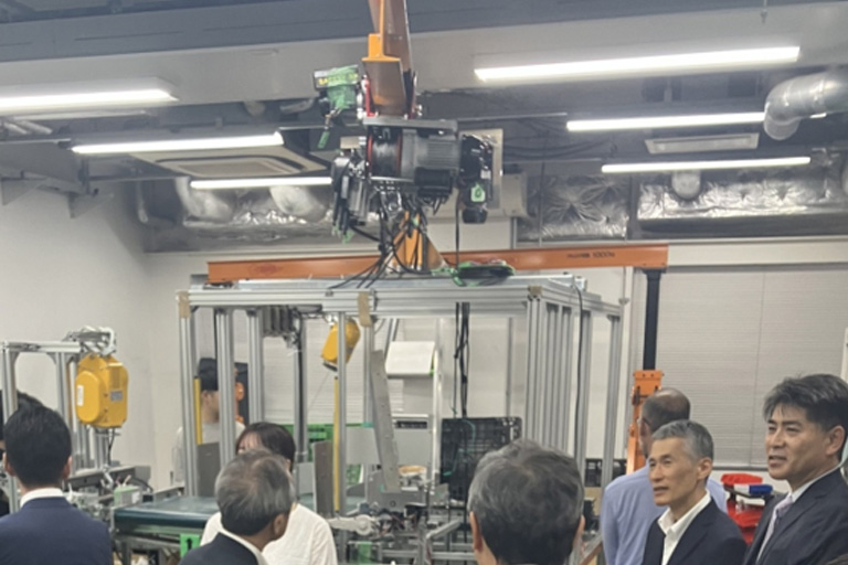 新エネルギー・産業技術総合開発機構（NEDO）横島副理事長一行が本学を表敬訪問、今後の学術・研究交流の発展に向けて懇談
