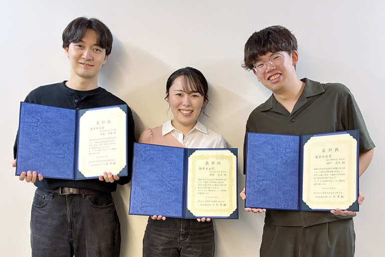 左から：斉藤さん、那須さん、田中さん